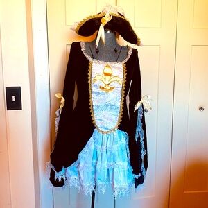 NWT madame Musketeer renaissance costume. Size M/L (10-14)